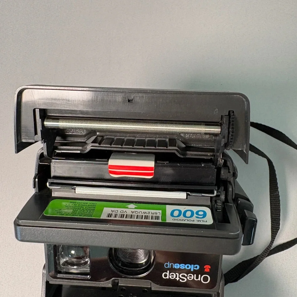 Polaroid OneStep CloseUp 600 Series Instant Film Camera Black/Manual Untested